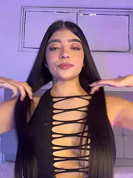 Snapshot of Sarahlopezz chatting on 06-23-26, 03:37 Sarahlopezz online show from 06-23-26, 03:37