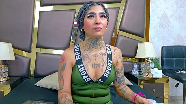 EmilieLake online show from 02-14-26, 08:42