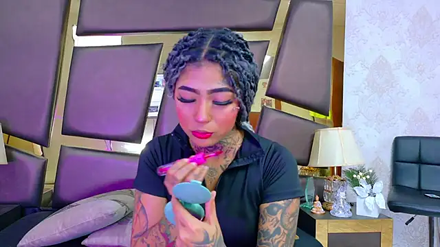 EmilieLake online show from 02-13-26, 08:20