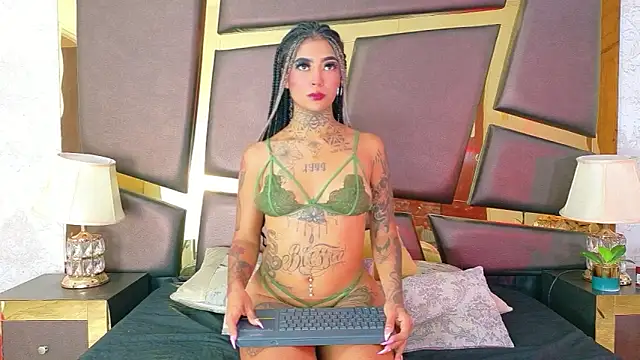 EmilieLake online show from 10-01-25, 08:13