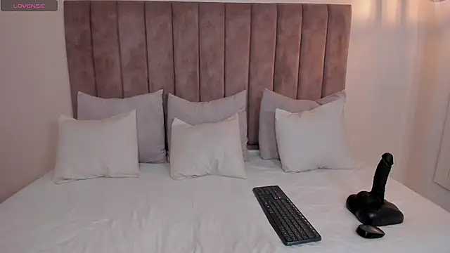 amber colliiins online show from 10-14-25, 05:46