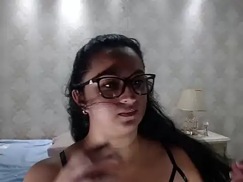 Snapshot of karimeSaenz1 chatting on 09-10-25, 05:34 karimeSaenz1 online show from 09-10-25, 05:34