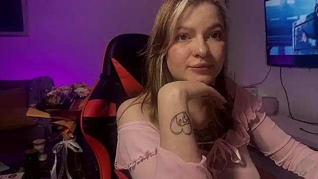 Mia Kamp online show from 02-14-26, 05:35