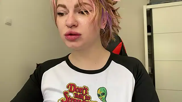 Mia Kamp online show from 05-30-26, 10:54