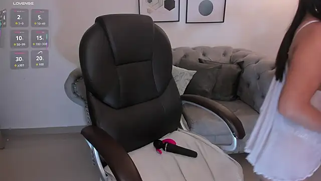 issi loren online show from 04-18-26, 10:39