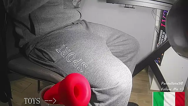 Snapshot of Pennellone98 chatting on 11-21-25, 08:52 Pennellone98 online show from 11-21-25, 08:52