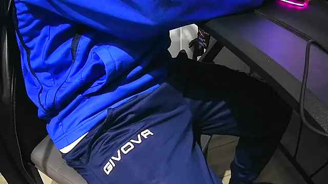 Snapshot of Pennellone98 chatting on 11-07-25, 02:10 Pennellone98 online show from 11-07-25, 02:10