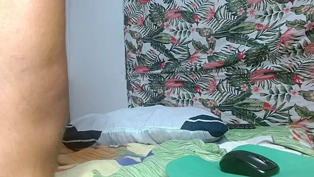 smallkarlakarla online show from 01-15-26, 11:52