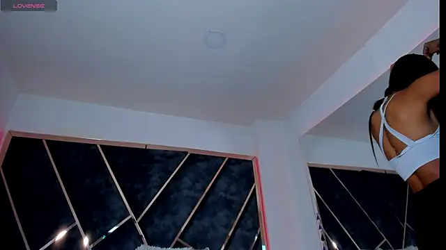 SusanaHenao online show from 11-19-25, 05:46