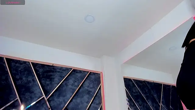 SusanaHenao online show from 11-16-25, 05:06