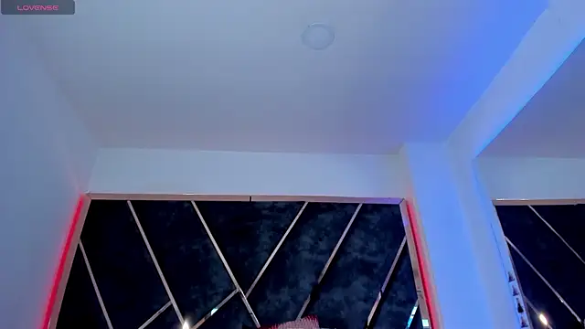 SusanaHenao online show from 11-04-25, 06:33