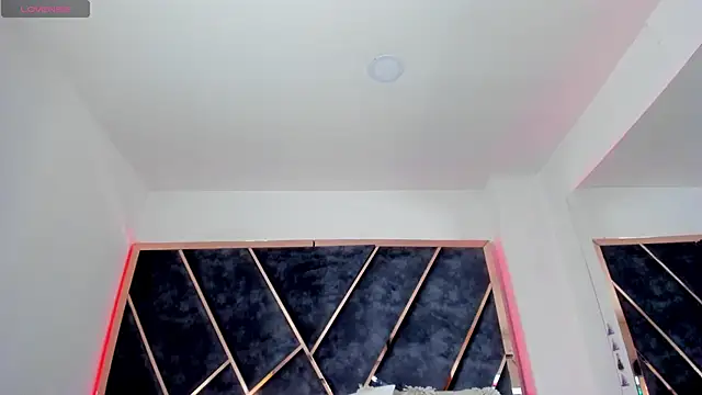 SusanaHenao online show from 12-19-25, 03:47