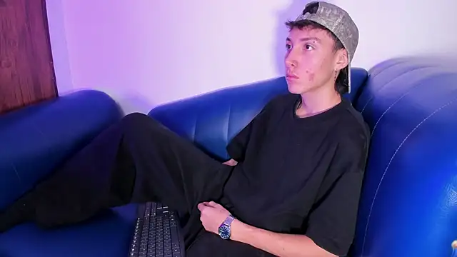 LittleDanny  online show from 04-19-26, 03:02