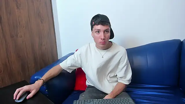 LittleDanny  online show from 11-29-25, 05:13