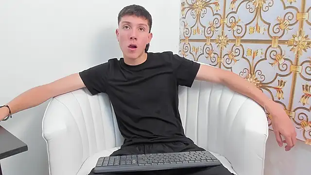 LittleDanny  online show from 11-21-25, 04:28