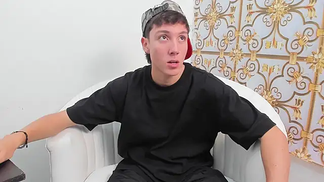 LittleDanny  online show from 11-19-25, 04:07