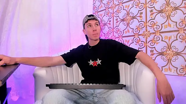 LittleDanny  online show from 04-26-26, 02:47