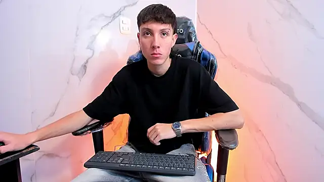 LittleDanny  online show from 04-28-26, 02:21