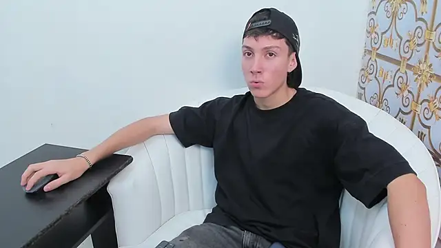 LittleDanny  online show from 12-18-25, 04:33