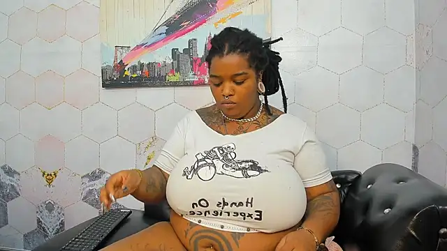 Anaa Fuentess online show from 02-28-26, 01:00