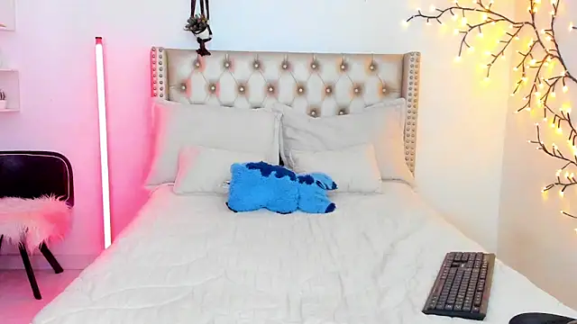 LenaStylesOA online show from 02-28-26, 02:06