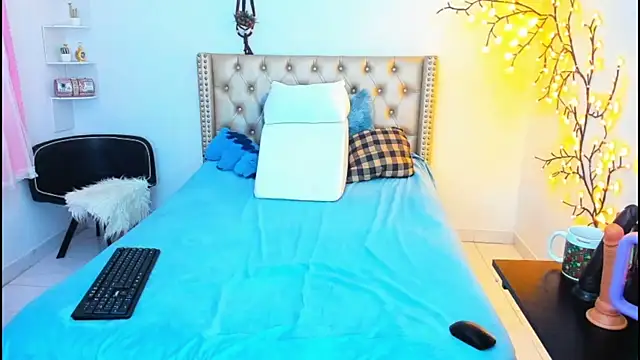 LenaStylesOA online show from 09-27-25, 12:44