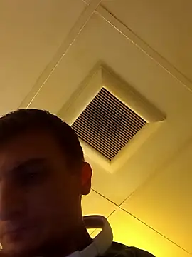 jizzyglizzy92 online show from 05-10-26, 08:11