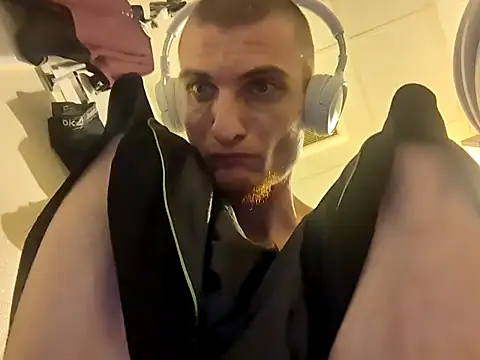 jizzyglizzy92 online show from 03-16-26, 07:45