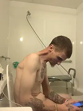 jizzyglizzy92 online show from 04-19-26, 04:46