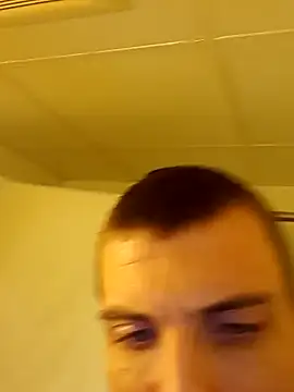 jizzyglizzy92 online show from 02-10-26, 04:22