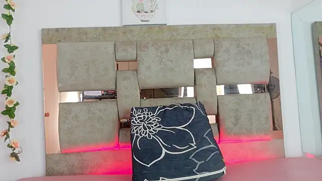 Natasha-Adams online show from 11-30-25, 06:30