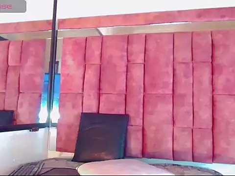 Snapshot of AnntonellaHott chatting on 11-13-25, 07:07 AnntonellaHott online show from 11-13-25, 07:07