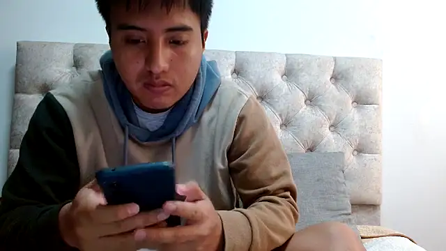 Snapshot of the_magnificent8 chatting on 10-23-25, 04:27 the magnificent8 online show from 10-23-25, 04:27