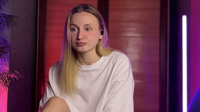 LovaMay online show from 04-24-26, 03:52