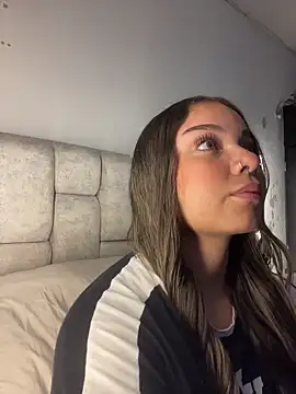 AnnyLopezzz  online show from 04-12-26, 06:38