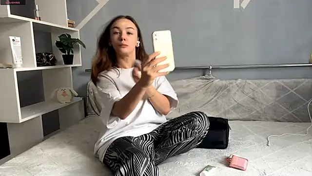 Snapshot of VelvetKate chatting on 10-03-25, 01:45 VelvetKate online show from 10-03-25, 01:45