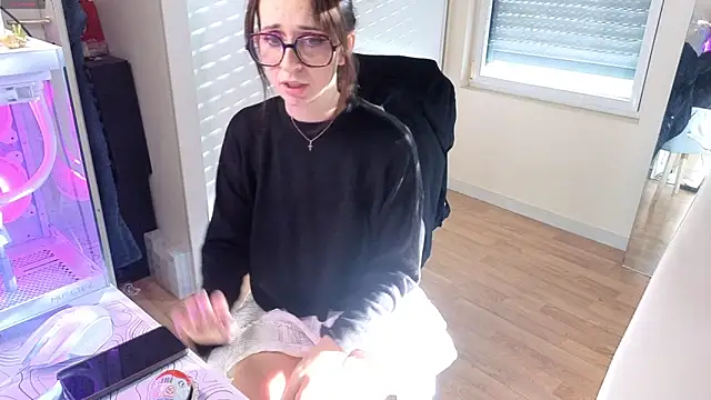 CornetDeGlace online show from 03-28-26, 05:03