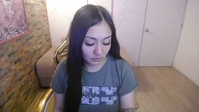 Snapshot of Ivony18_b chatting on 09-13-25, 03:06 Ivony18 b online show from 09-13-25, 03:06