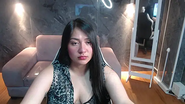 Snapshot of Ivony18_b chatting on 10-11-25, 03:29 Ivony18 b online show from 10-11-25, 03:29