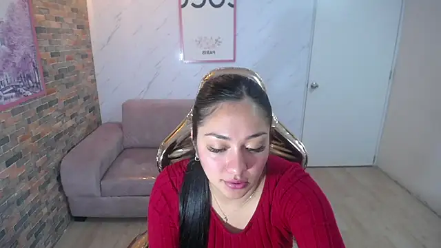 Snapshot of Ivony18_b chatting on 09-18-25, 03:20 Ivony18 b online show from 09-18-25, 03:20