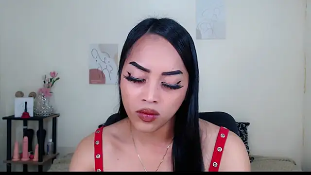 Snapshot of Lessandra_Lust chatting on 10-27-25, 08:26 Lessandra Lust online show from 10-27-25, 08:26