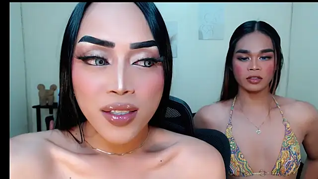 Snapshot of Lessandra_Lust chatting on 09-22-25, 04:24 Lessandra Lust online show from 09-22-25, 04:24