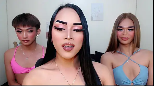 Snapshot of Lessandra_Lust chatting on 09-26-25, 03:41 Lessandra Lust online show from 09-26-25, 03:41