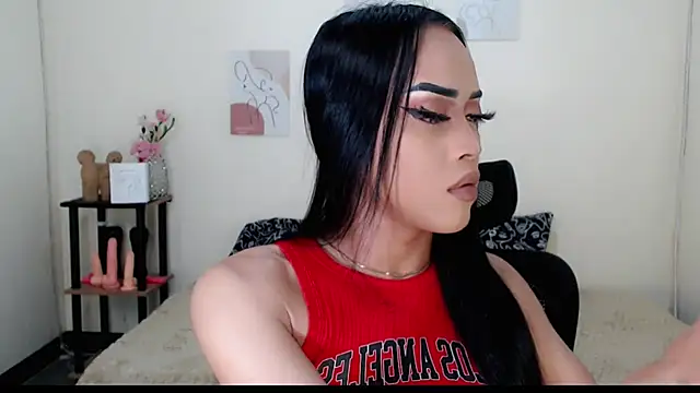 Snapshot of Lessandra_Lust chatting on 10-05-25, 10:55 Lessandra Lust online show from 10-05-25, 10:55