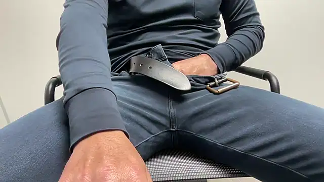 harrys74 online show from 10-27-25, 04:19