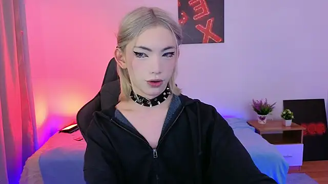 Snapshot of star_madison chatting on 05-16-26, 02:16 star madison online show from 05-16-26, 02:16