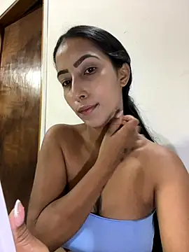 chloerose26 online show from 10-29-25, 11:25