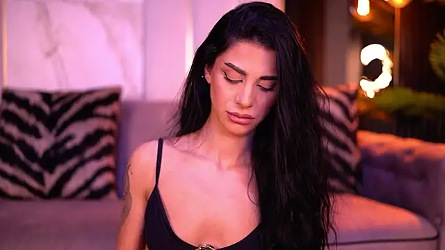 ArinaCarter online show from 10-28-25, 06:18