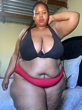 Snapshot of Curvycandy95 chatting on 06-14-26, 08:15 Curvycandy95 online show from 06-14-26, 08:15