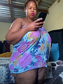 Curvycandy95 online show from 05-30-26, 06:42